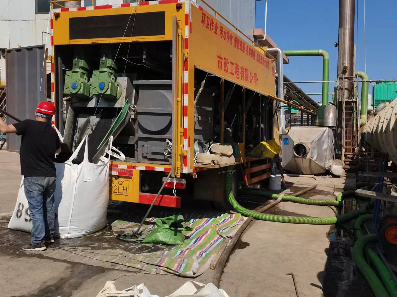 武宁淤泥压干处理